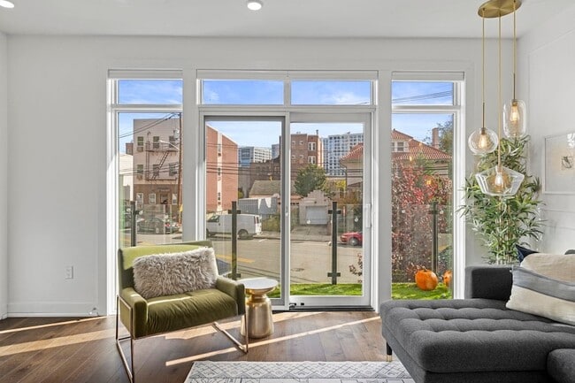 Photo - 27 Hackensack Plank Rd