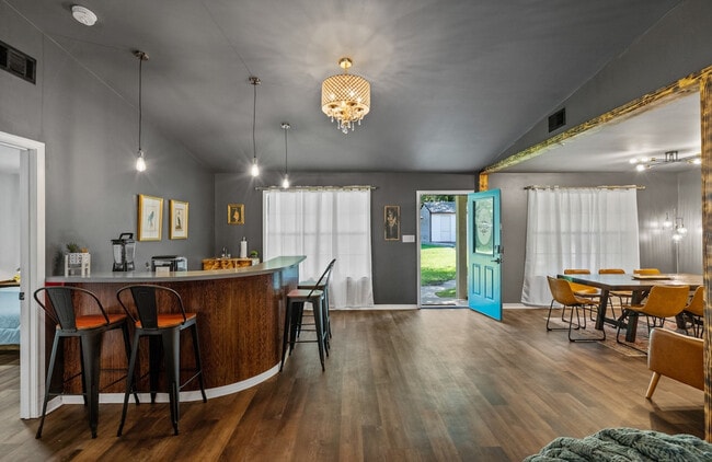 Building Photo - 2001 N 61st Ave Unit ID1354822P