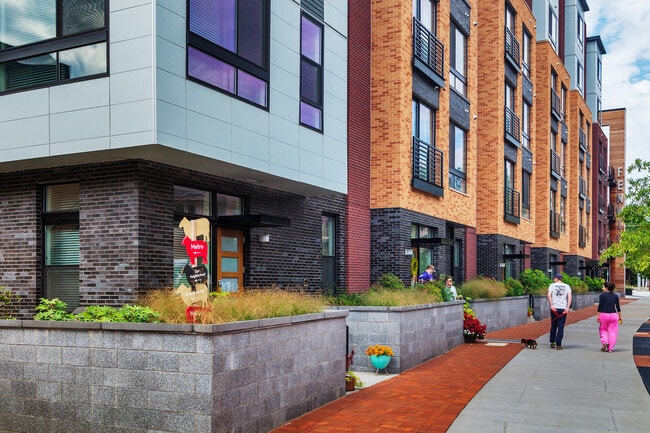 Photo - Fenwick Apartments