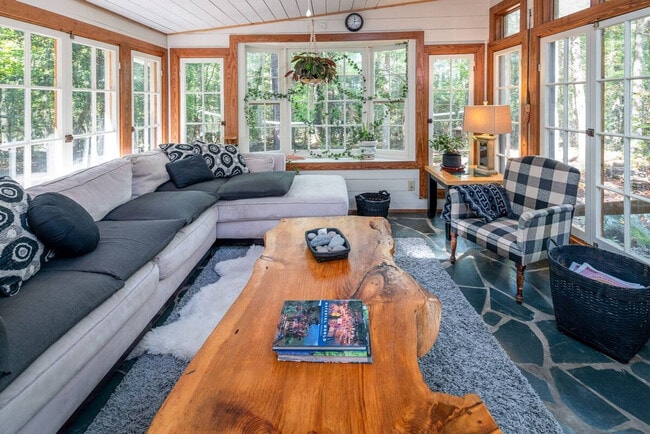 Building Photo - 1939 Crawford Dairy Rd Unit ID1051231P