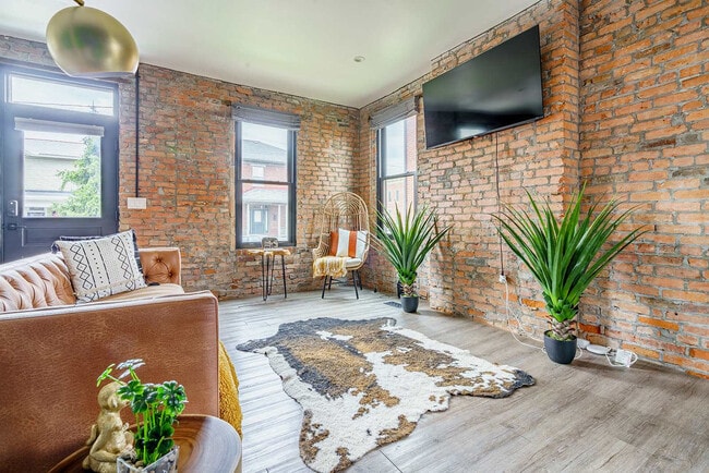 Photo - 61 E Russell St Unit SI ID1265612P