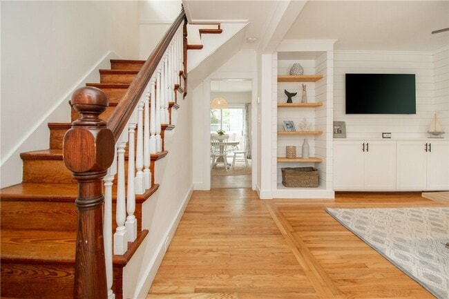 Photo - 33 Slocum St