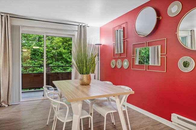 Photo - 520 Bellevue Way SE Unit ID1284575P