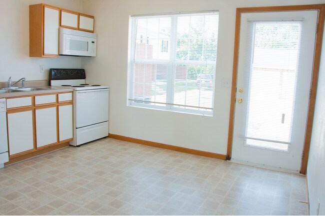 Photo - ReNew Edwardsville Apartment Collection