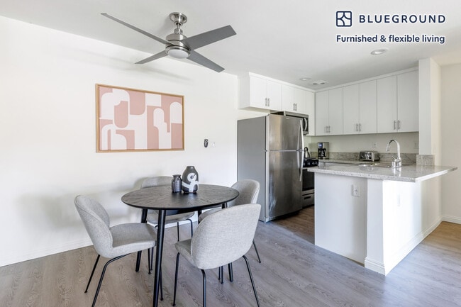 Photo - 233 S Barrington Ave Unit FL3-ID342