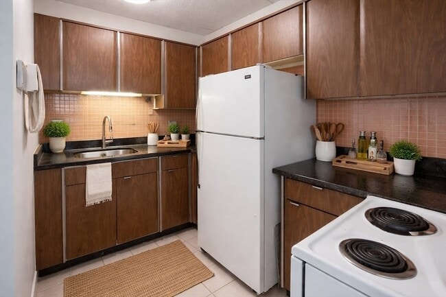 Building Photo - 200 Swanton St Unit 635