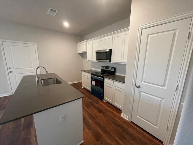 Photo - 2915 Peony Dr Unit 2911