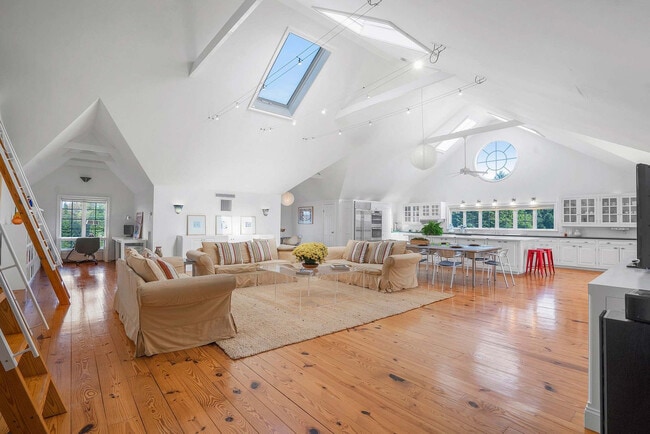 Building Photo - 7470 Sound Ave Unit ID1261530P