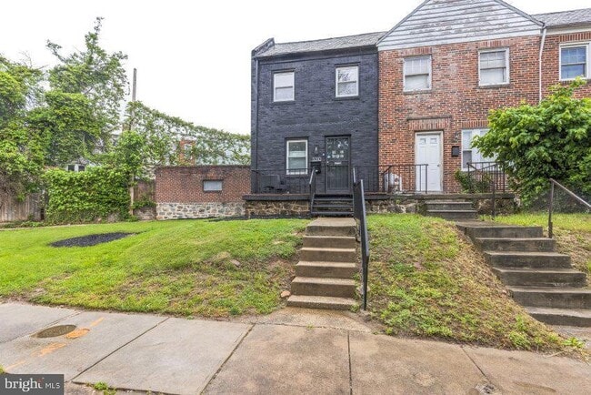 Photo - 3310 Elbert St