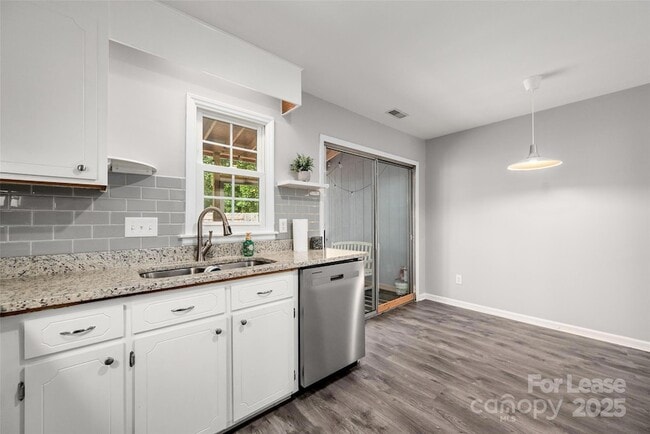 Photo - 1422 Delane Ave