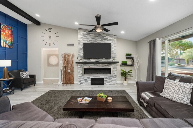 Building Photo - 5355 E Kings Ave Unit SI ID1558616P