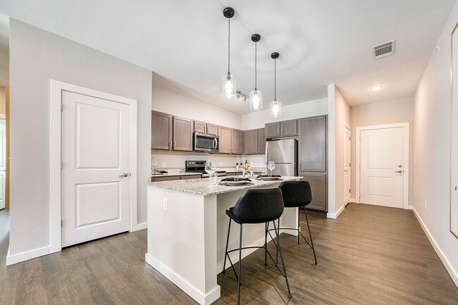 Photo - Landmark Apartments