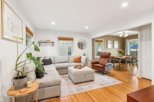 Photo - 3040 Hampshire Ave S