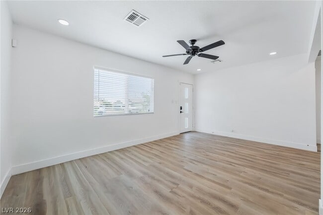 Photo - 1610 E Ogden Ave