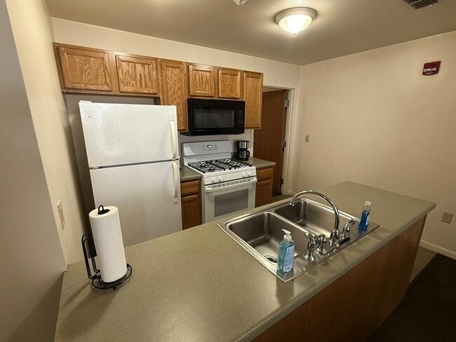 Photo - 1950 W 1st St