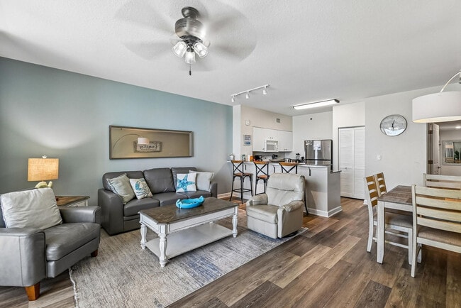 Building Photo - 9896 S Thomas Dr Unit SI ID1523365P