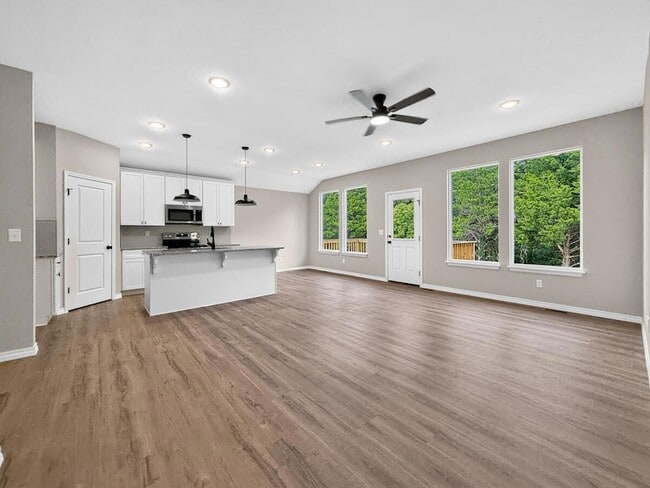 Photo - 595 Bailiwick Dr