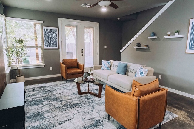 Photo - 2002 Rosewood Ave Unit SI ID1375253P