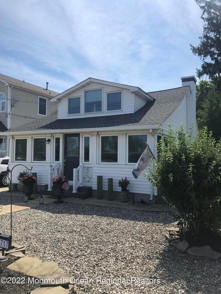 Photo - 1717 River Rd