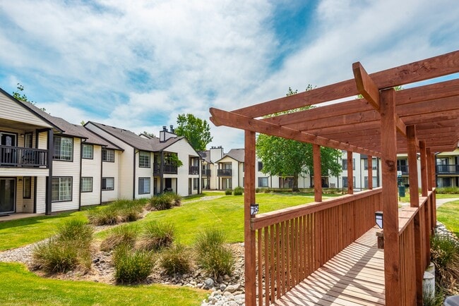 Building Photo - Chinook Park Apartment Homes