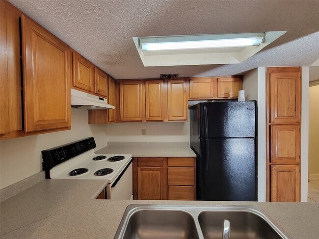 Photo - 1324 Bluffview Dr Unit B