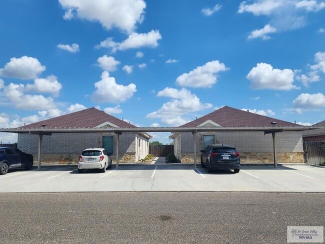 Building Photo - 1405 W Garfield Ave