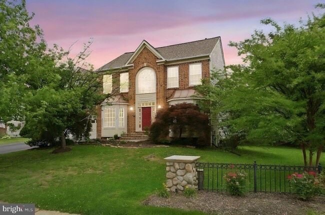 Building Photo - 6355 Willowfield Way