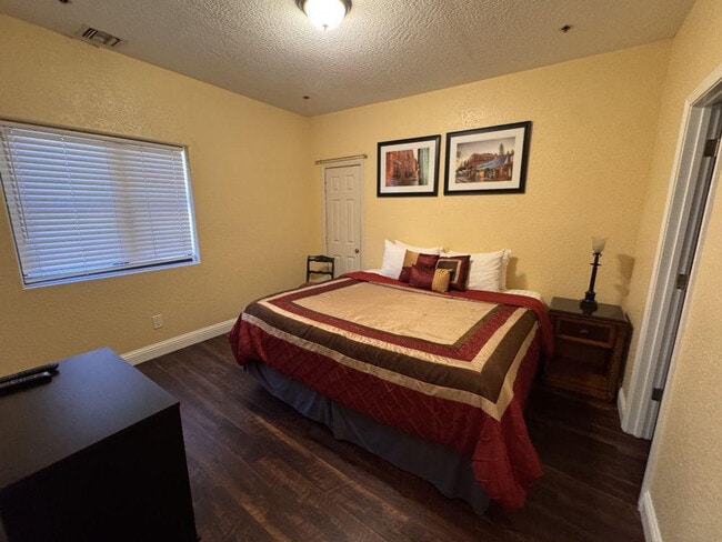 Photo - 300 Main St Unit ID1265997P