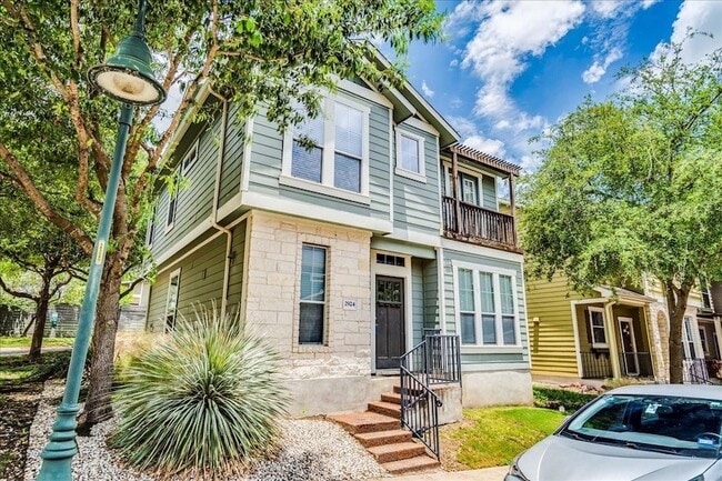 Photo - 2924 Bond Dr