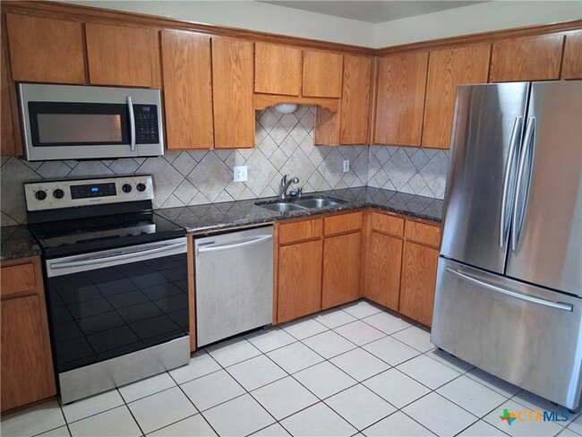 Photo - 1005 Circle M Dr Unit B