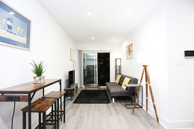 Photo - 910 Webster St NW Unit SI ID1573087P