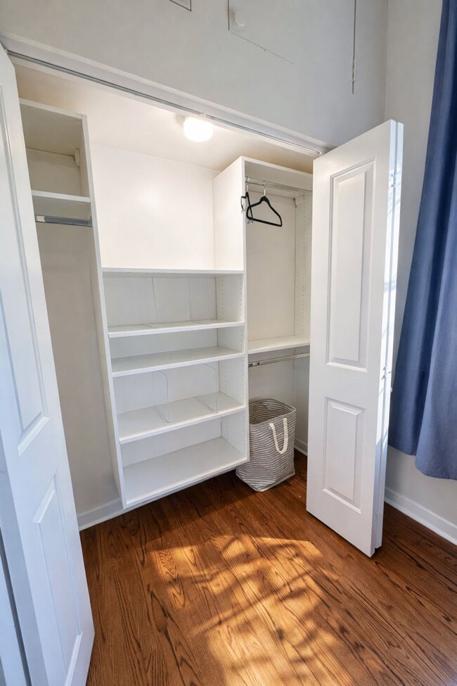 Photo - 736 N Throop St Unit SI ID1379052P