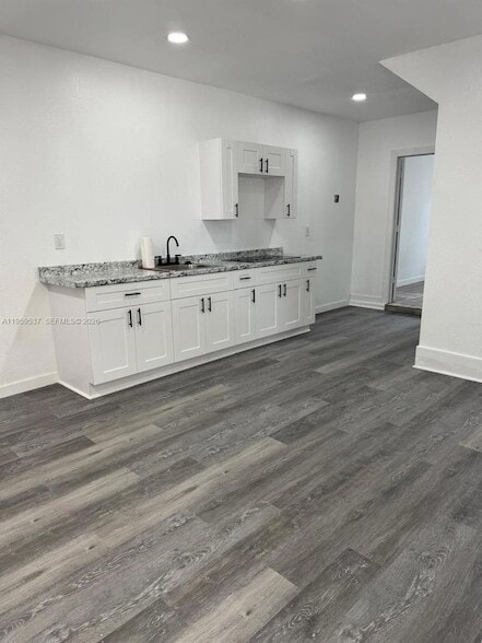 Building Photo - 613 NE 5th St