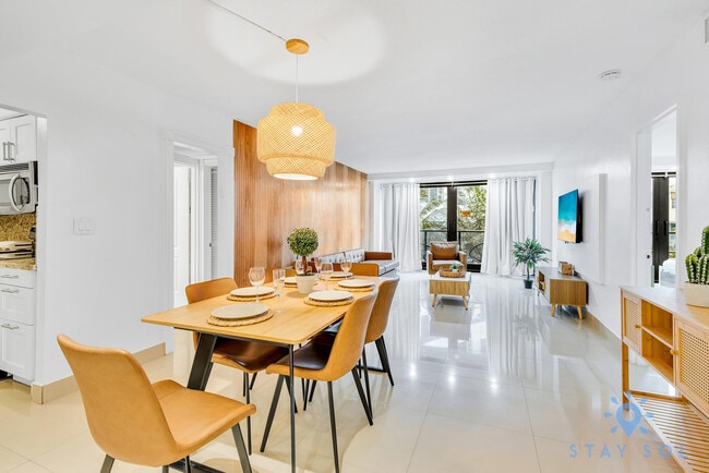 Photo - 5225 Collins Ave Unit ID1227475P