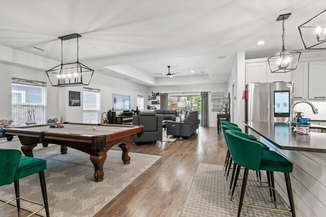 Photo - 809 Meadowbend Loop S
