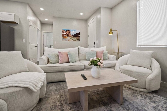 Photo - 6612 W Paradise Ln Unit ID1240443P