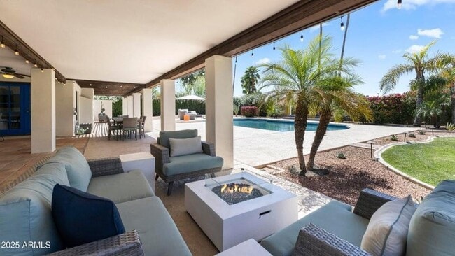 Building Photo - 7363 E Paradise Dr