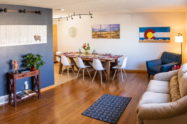 Building Photo - 5720 W 108th Pl Unit ID1328030P