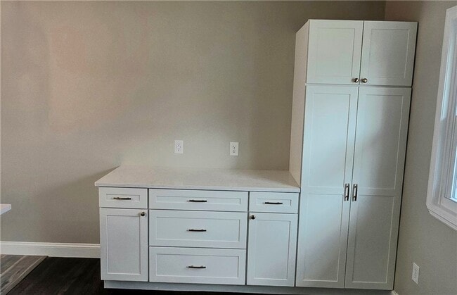 Photo - 914 W 2nd St