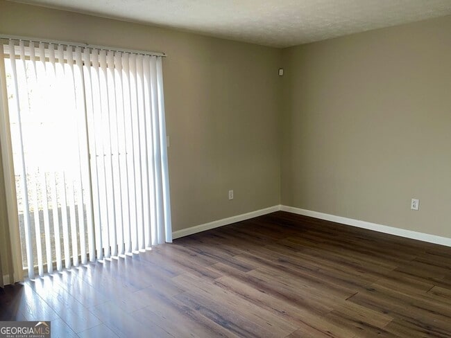 Photo - 5882 Sheldon Ct