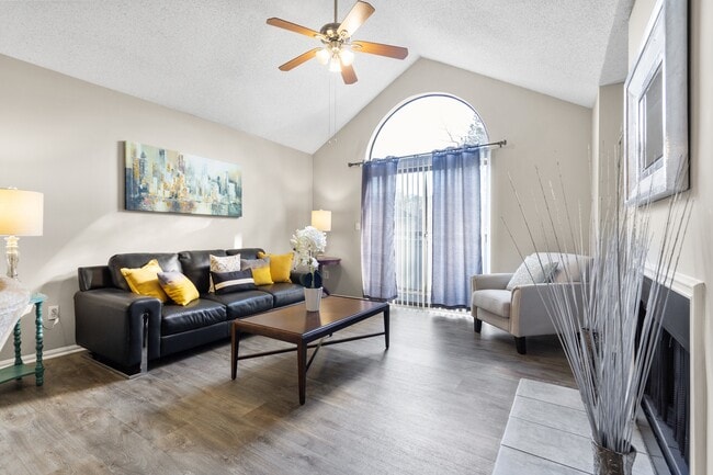 Photo - East Ponce Village