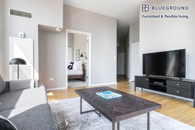 Photo - 343 S Dearborn St