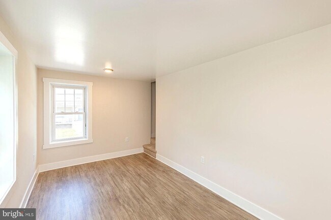 Photo - 550 N Loudoun St Unit 4