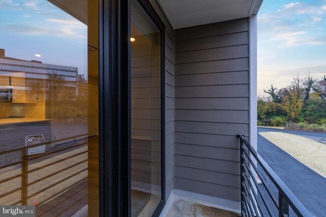 Photo - 3449 Scotts Ln Unit B323