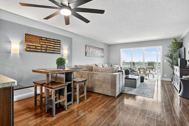 Photo - 2202 S Cypress Bend Dr Unit 906