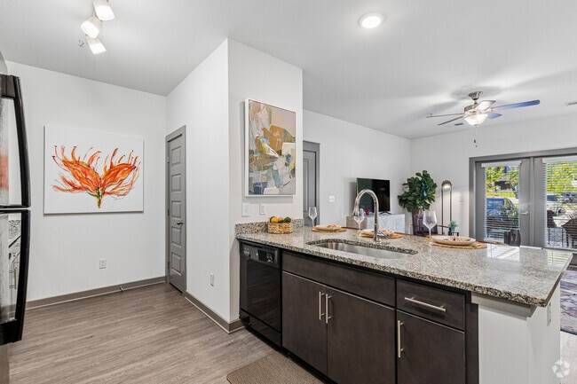 Summit - 1BR, 1BA - 768SF - Kitchen - The Heights at Monte Sano
