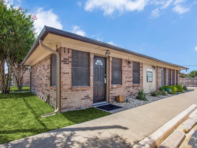 Photo - The Cove on 21st