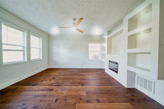 Photo - 4913 W 43rd St