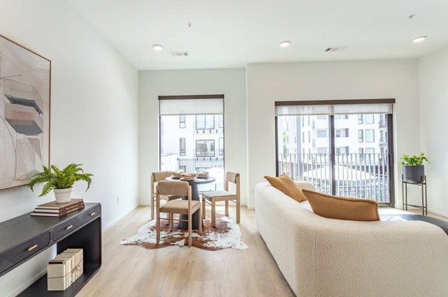 Photo - Luna Apartments