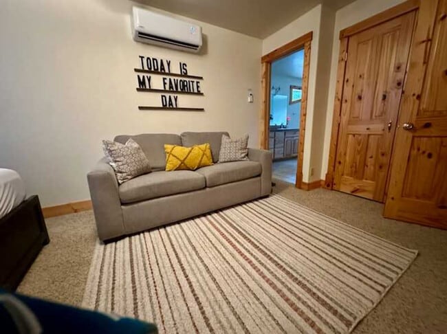 Building Photo - 816 Reedy Ln Unit ID1250648P